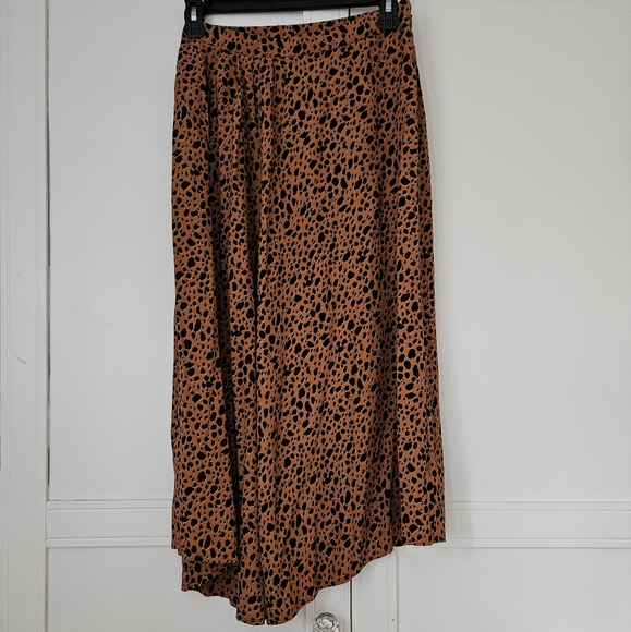 Gap Leopard Print Asymmetrical Hem Midi Skirt - Picture 2 of 8
